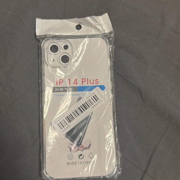 Clear iPhone 14 plus case plus charger cord - Picture 2 of 2